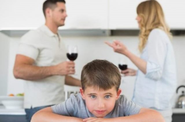 Дети при домашнем алкоголизме родителей