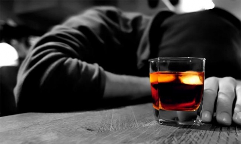 Как алкоголь провоцирует депрессию