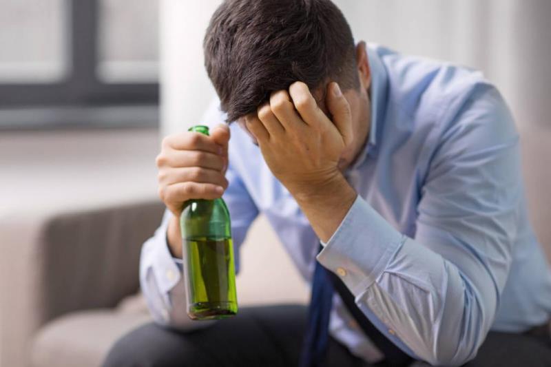 В чем плюсы и минусы медикаментозного кодирования от алкогольной зависимости?